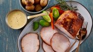 glaseret-hamburgerryg-med-dampet-gront9